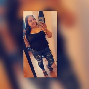 Meet your Posher, Yarimar